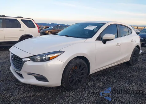 2018 Mazda Mazda3 Touring z USA, uszkodzony, nr VIN 3MZBN1L38JM222822